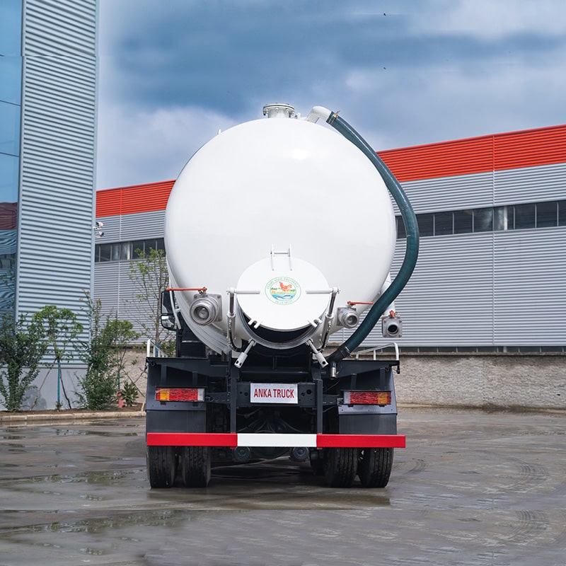 Sinotruk 24 тонны высокого давления для очистки и аспирации канализации Sinotruk 24 тонны высокого давления для очистки и аспирации канализации
