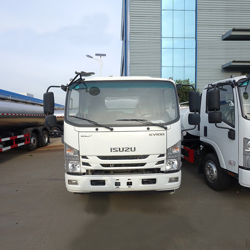 JAPAN 4*2 watering cart isuzu water tank truck JAPAN 4*2 watering cart isuzu water tank truck