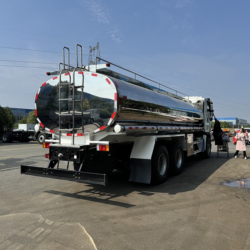 Camion-citerne en alliage d'aluminium ISUZU 6×4 20m3 à prix Camion-citerne en alliage d'aluminium ISUZU 6×4 20m3 à prix