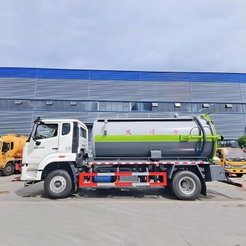 Howo 220HP 12CBM Sewage Suction Truck Vacuum Spetic for Sale