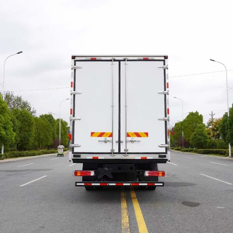 Foton 4x2 Refrigerator Cooling Van Refrigerated Truck Foton 4x2 Refrigerator Cooling Van Refrigerated Truck
