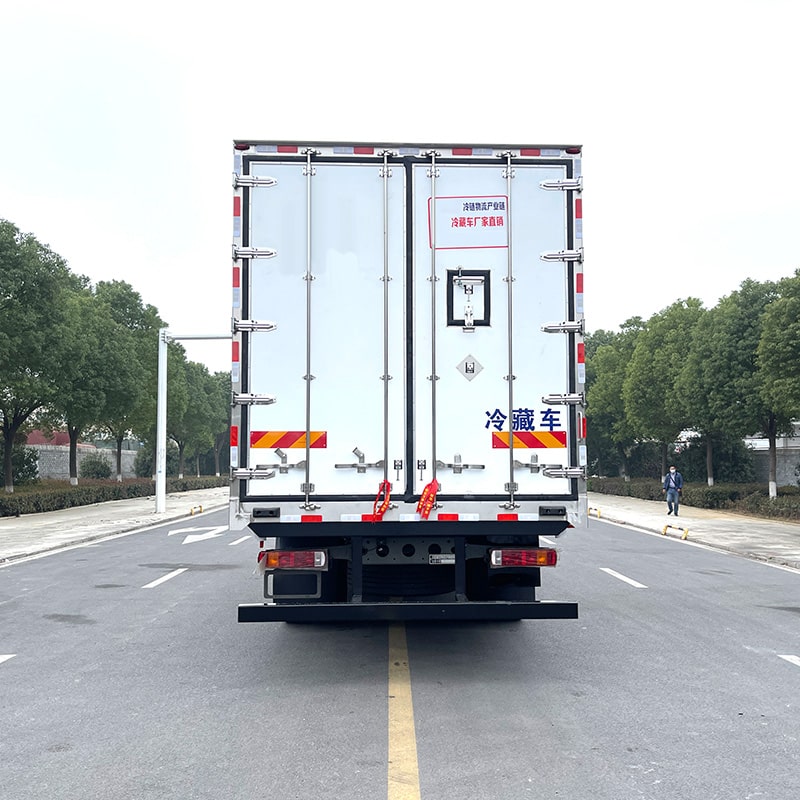 New diesel HOWO 41m3 vegetable truck refrigeration New diesel HOWO 41m3 vegetable truck refrigeration