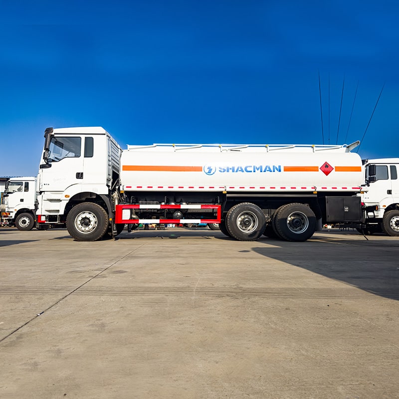 Camion de ravitaillement en carburant SHACMAN 6*4 Camion de ravitaillement en carburant SHACMAN 6*4