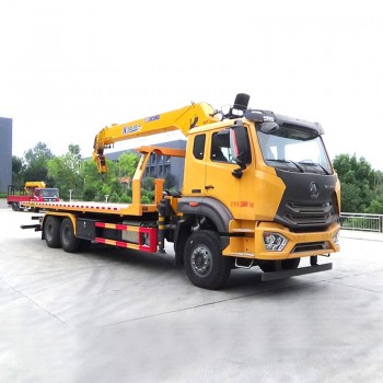 شاحنة سحب HOWO 6*4 ذات محور خلفي مزدوج مع رافعة 12 طنًا