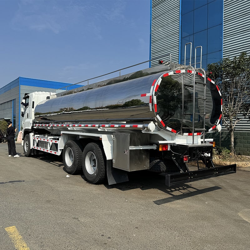 Camion-citerne en alliage d'aluminium ISUZU 6×4 20m3 à prix Camion-citerne en alliage d'aluminium ISUZU 6×4 20m3 à prix
