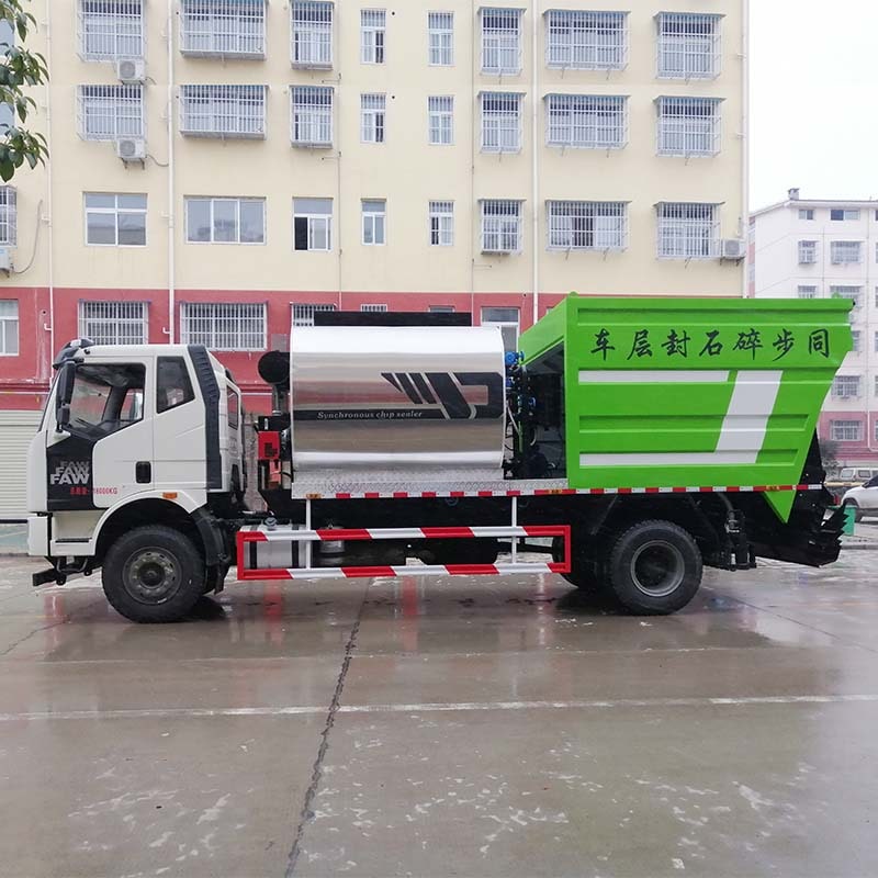 Синхронный разбрасыватель битумного щебня Faw 4x2 Синхронный разбрасыватель битумного щебня Faw 4x2