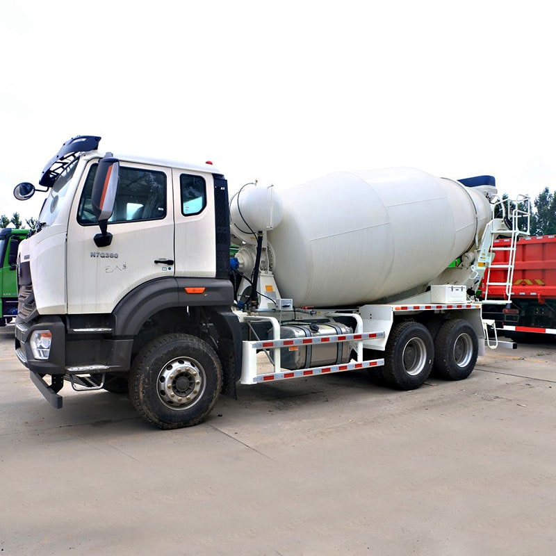 HOWO 6*4 5cbm lightweight mobile concrete mixer truck HOWO 6*4 5cbm lightweight mobile concrete mixer truck