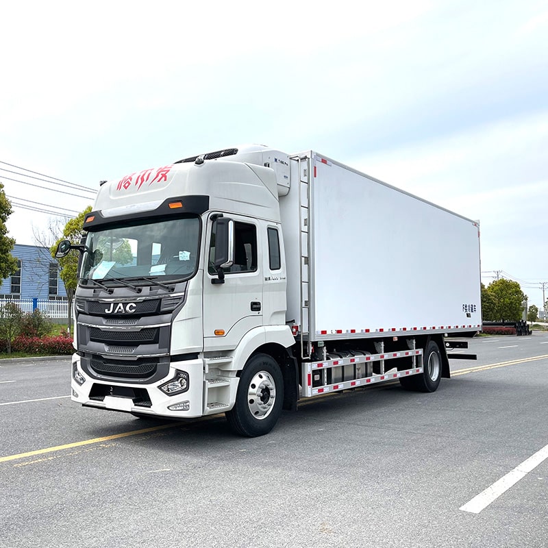 JAC 4*2 7,8 м рефрижератор для замороженного мяса и овощей JAC 4*2 7,8 м рефрижератор для замороженного мяса и овощей