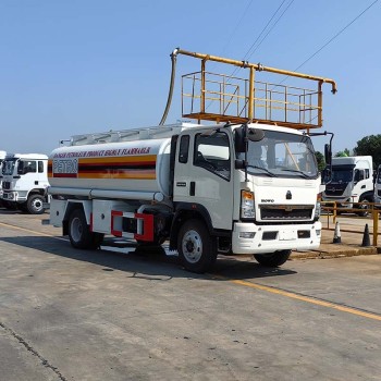 Howo 12000 Liters Diesel Oil Fuel Tanker Truck