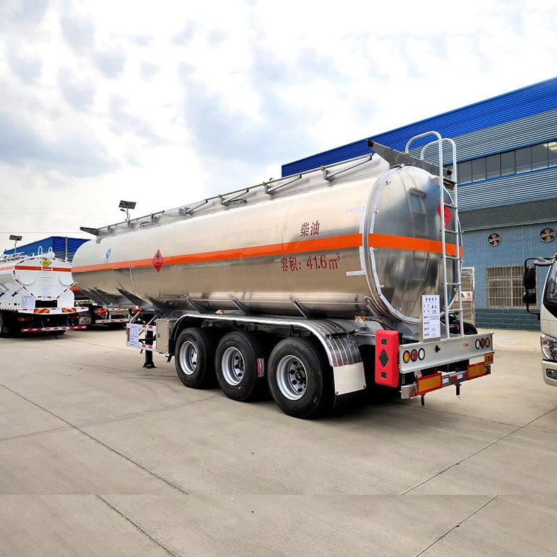 Aluminum Alloy 42000L 3 Axle Water Edible Oil Delivery Tank Aluminum Alloy 42000L 3 Axle Water Edible Oil Delivery Tank