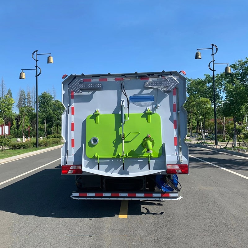China JMC 4*2 malaysia vacuum road sweeper truck China JMC 4*2 malaysia vacuum road sweeper truck