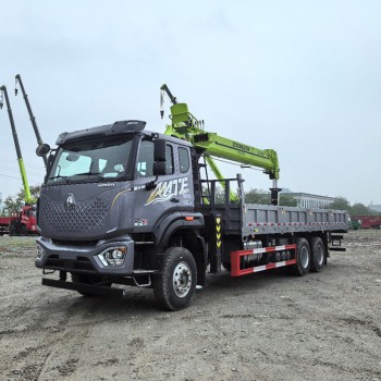رافعات تلسكوبية مثبتة على شاحنة Howo 6x4 سعة 14 طنًا بسعر