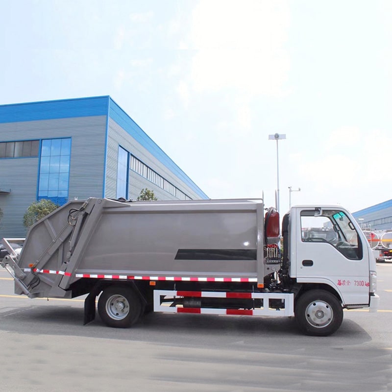 Camion à ordures compacteur ISUZU 5 m3 neuf ou d'occasion à vendre Camion à ordures compacteur ISUZU 5 m3 neuf ou d'occasion à vendre