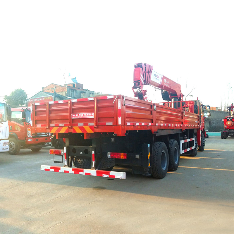 FAW 8x4 8 тонн телескопическая стрела автомобильный кран FAW 8x4 8 тонн телескопическая стрела автомобильный кран