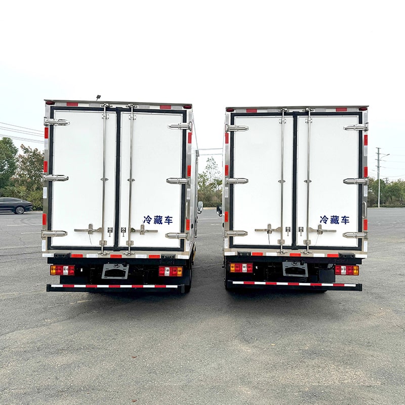 Vente chaude petit camion frigorifique JMC 4 tonnes Vente chaude petit camion frigorifique JMC 4 tonnes