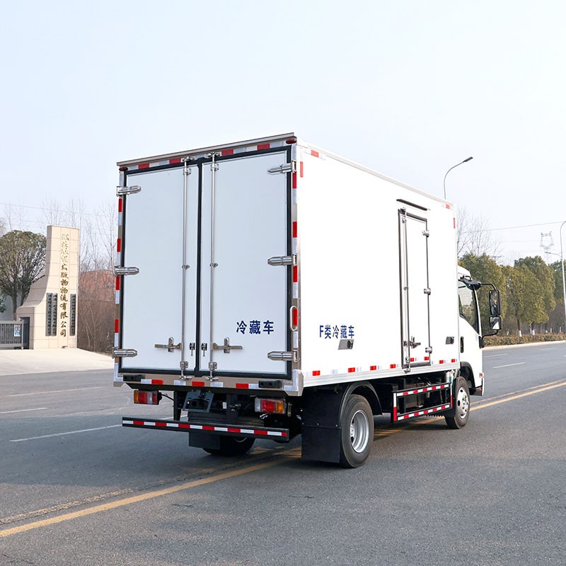 Японский бренд Isuzu 4.2m небольшой мини-рефрижератор Японский бренд Isuzu 4.2m небольшой мини-рефрижератор