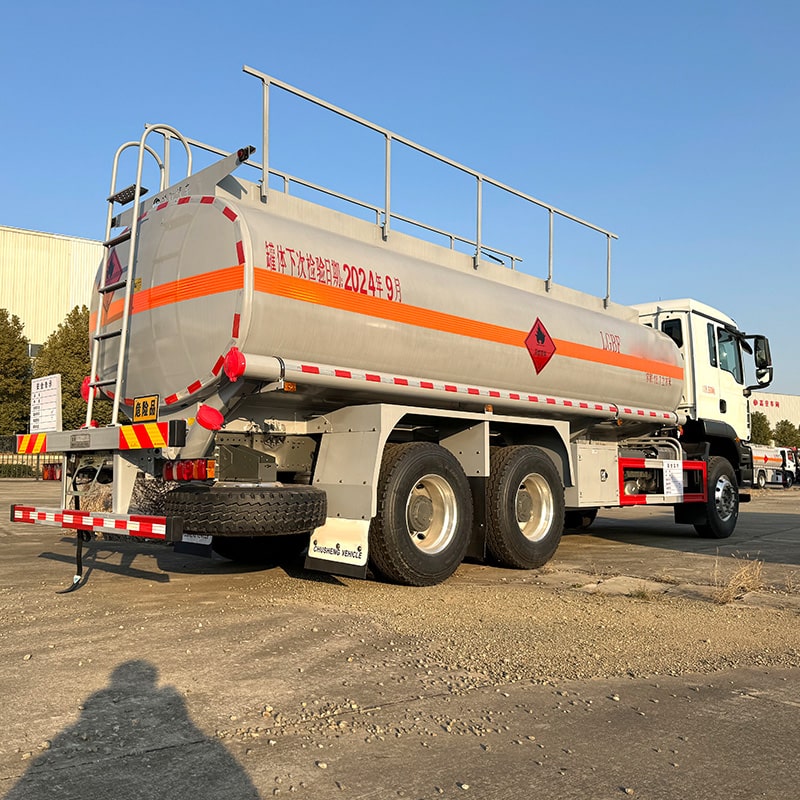 Camion-citerne à carburant diesel HOWO 6*4 16 tonnes neuf ou d'occasion Camion-citerne à carburant diesel HOWO 6*4 16 tonnes neuf ou d'occasion