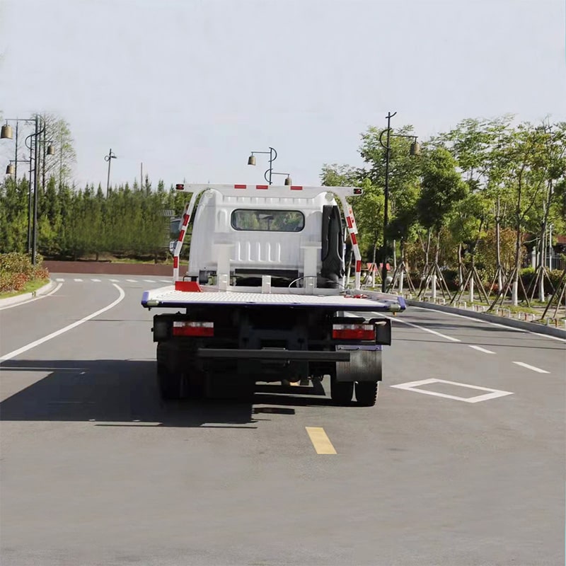 Эвакуатор с бортовой платформой Dongfeng 4*2 Эвакуатор с бортовой платформой Dongfeng 4*2