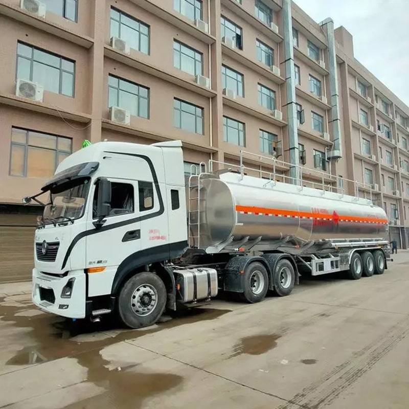 3 Axles 46000L Water Edible Cooking Oil Delivery Tank 3 Axles 46000L Water Edible Cooking Oil Delivery Tank