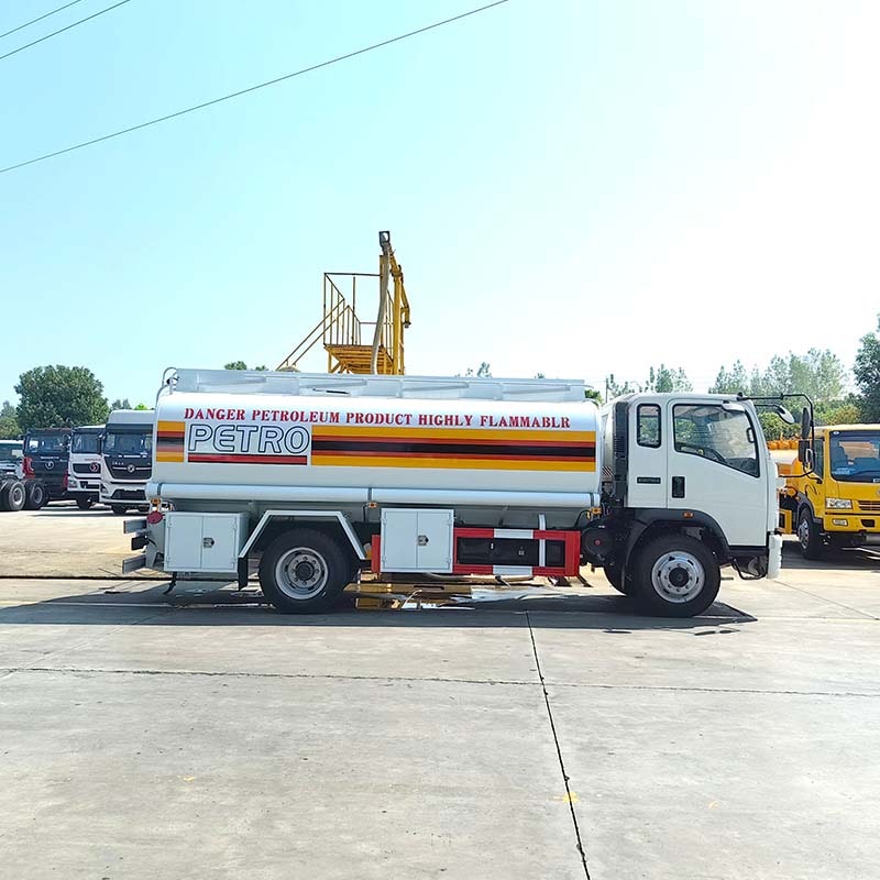 Howo 12000 Liters Diesel Oil Fuel Tanker Truck Howo 12000 Liters Diesel Oil Fuel Tanker Truck