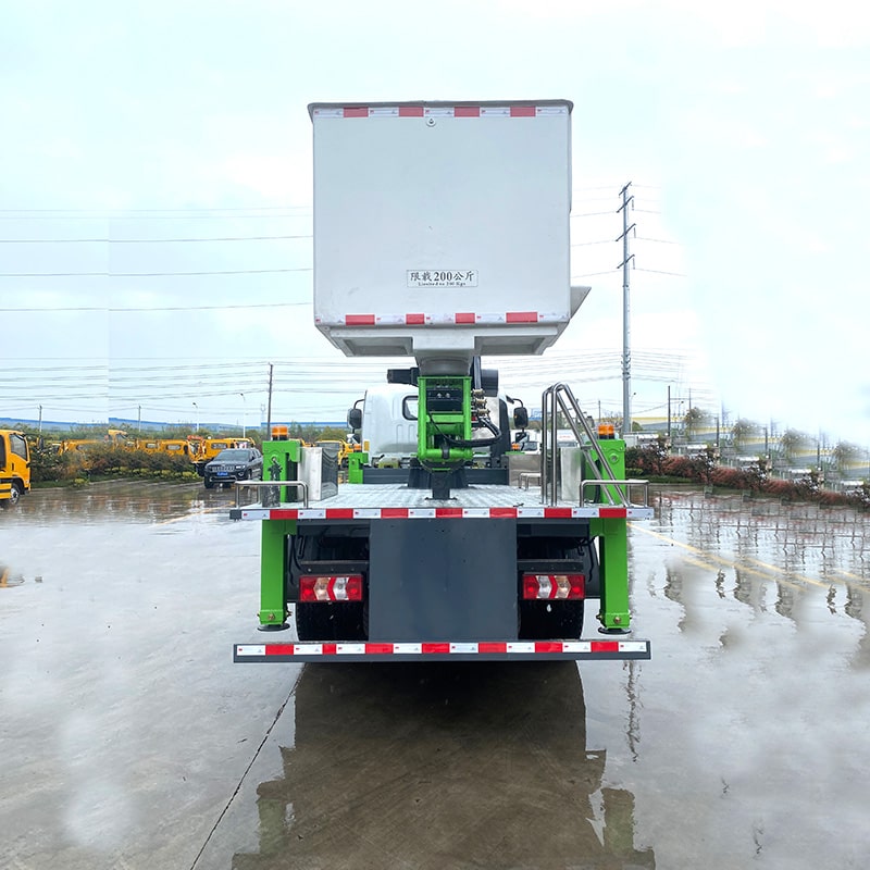 SHACMAN 4*2 18m high altitude operation bucket truck SHACMAN 4*2 18m high altitude operation bucket truck