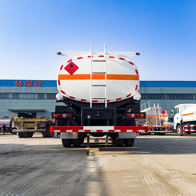 Camion de ravitaillement en carburant SHACMAN 6*4 Camion de ravitaillement en carburant SHACMAN 6*4