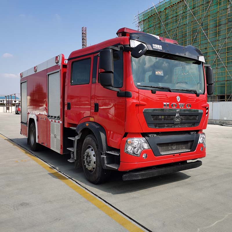 Camion de lutte contre l'incendie Howo 8 tonnes avec réservoir d'eau et de mousse Camion de lutte contre l'incendie Howo 8 tonnes avec réservoir d'eau et de mousse
