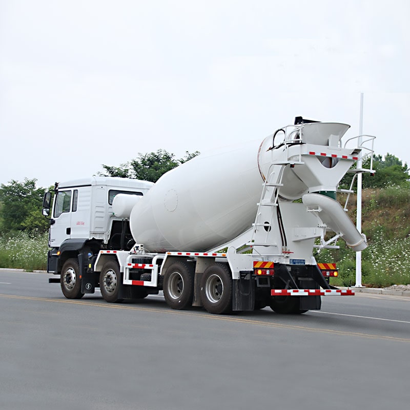 SHACMAN 8*4 8cbm full power take-off cement mixer truck SHACMAN 8*4 8cbm full power take-off cement mixer truck