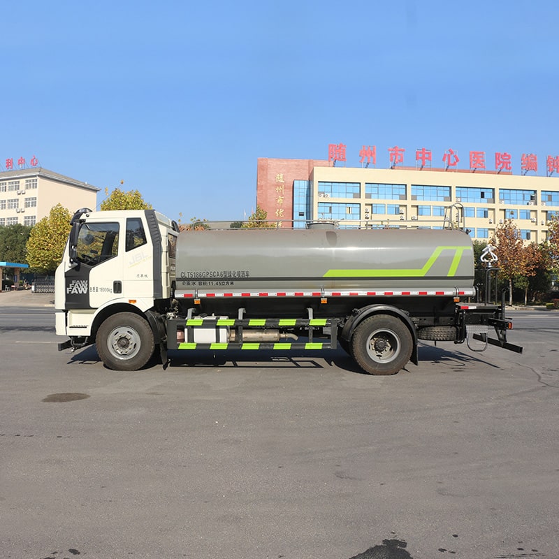 Китайский бренд FAW 4*2 поливочная тележка грузовик баки для воды цена Китайский бренд FAW 4*2 поливочная тележка грузовик баки для воды цена