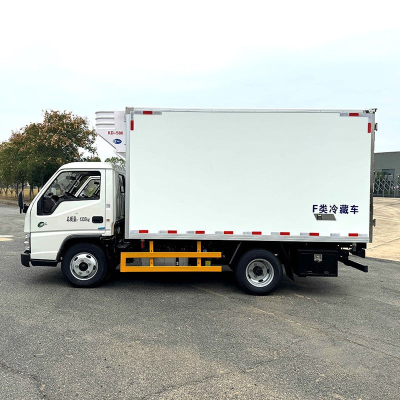 Vente chaude petit camion frigorifique JMC 4 tonnes Vente chaude petit camion frigorifique JMC 4 tonnes