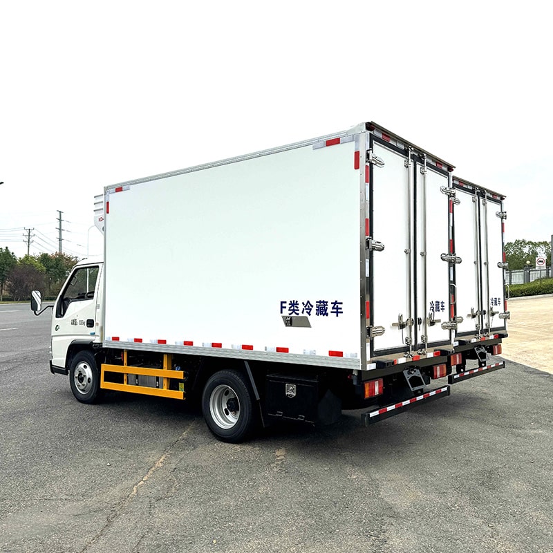 Vente chaude petit camion frigorifique JMC 4 tonnes Vente chaude petit camion frigorifique JMC 4 tonnes