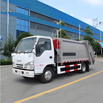 Camion à ordures compacteur ISUZU 5 m3 neuf ou d'occasion à vendre