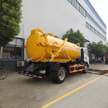 Howo 4x2 7000L Small Septic Fecal Suciton Tanker Truck