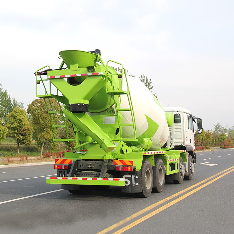 Camion malaxeur à béton volumétrique HOWO 8 m3 à vendre Camion malaxeur à béton volumétrique HOWO 8 m3 à vendre