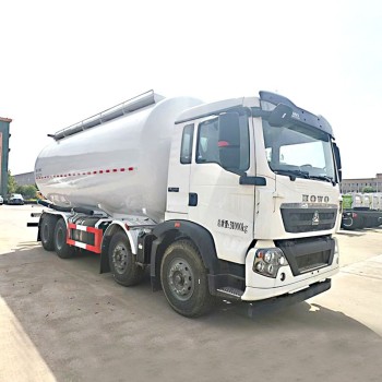 HOWO 30 cbm 8*4 wheat corn cement material tank truck