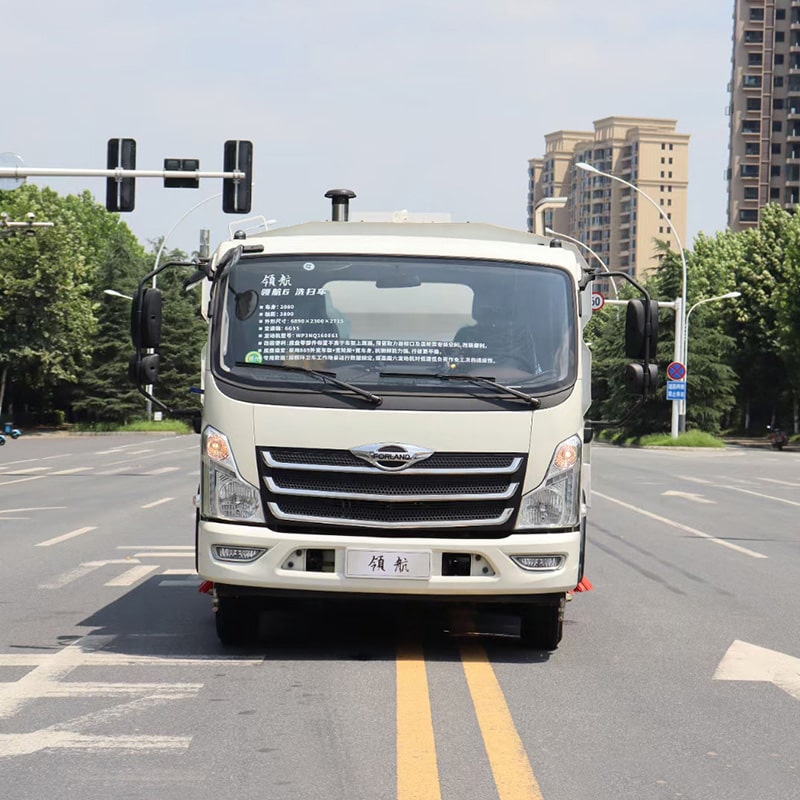Foton 4m3 high pressure road brushing sweeper truck Foton 4m3 high pressure road brushing sweeper truck