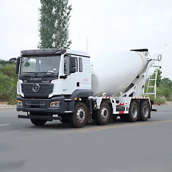 شاحنة خلط الأسمنت SHACMAN 8*4 8cbm ذات القدرة الكاملة للإقلاع