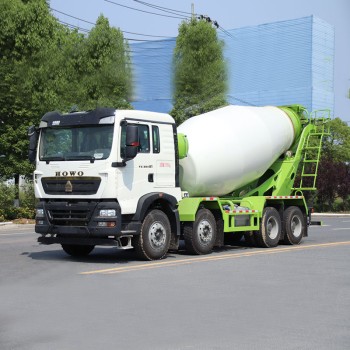 Factory direct sales HOWO 8*4 concrete mixer truck for sale