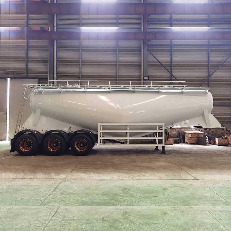 Semi-remorque citerne de 28 m3 pour le transport de poudre de ciment en vrac à vendre Semi-remorque citerne de 28 m3 pour le transport de poudre de ciment en vrac à vendre