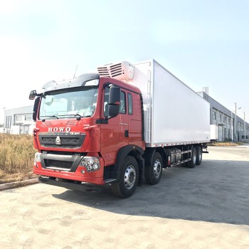 SINOTRUK HOWO 8*4 big capacity 56m3 refrigerator trucks