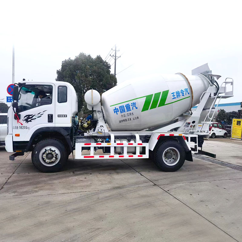 HOWO 4*2 4 cbm small concrete mixer truck HOWO 4*2 4 cbm small concrete mixer truck
