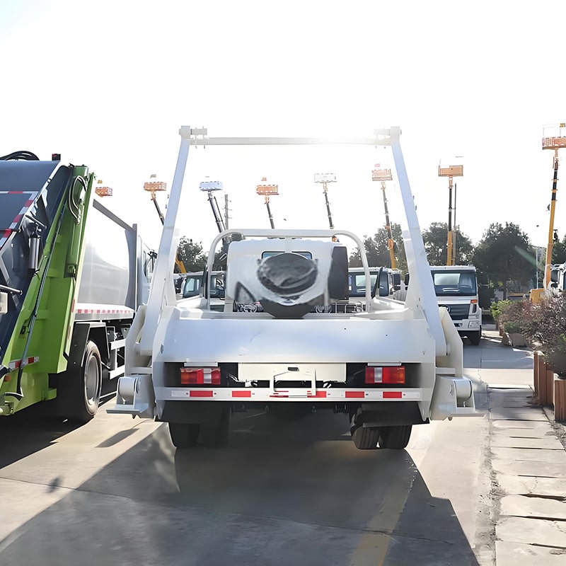 New or used Howo 7CBM Swing Arm Skip Loader Garbage Truck New or used Howo 7CBM Swing Arm Skip Loader Garbage Truck