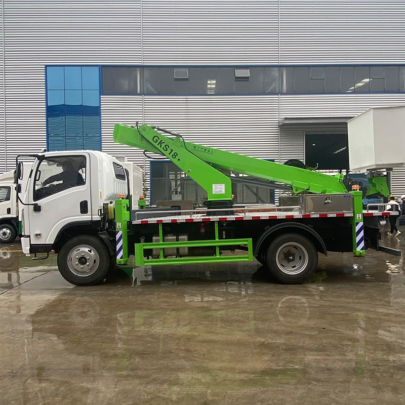 SHACMAN 4*2 18m high altitude operation bucket truck SHACMAN 4*2 18m high altitude operation bucket truck