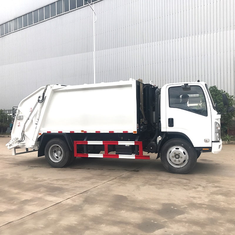 شاحنة التخلص من النفايات ذات التحميل الخلفي من طراز ISUZU ELF 8CBM 4x2 شاحنة التخلص من النفايات ذات التحميل الخلفي من طراز ISUZU ELF 8CBM 4x2
