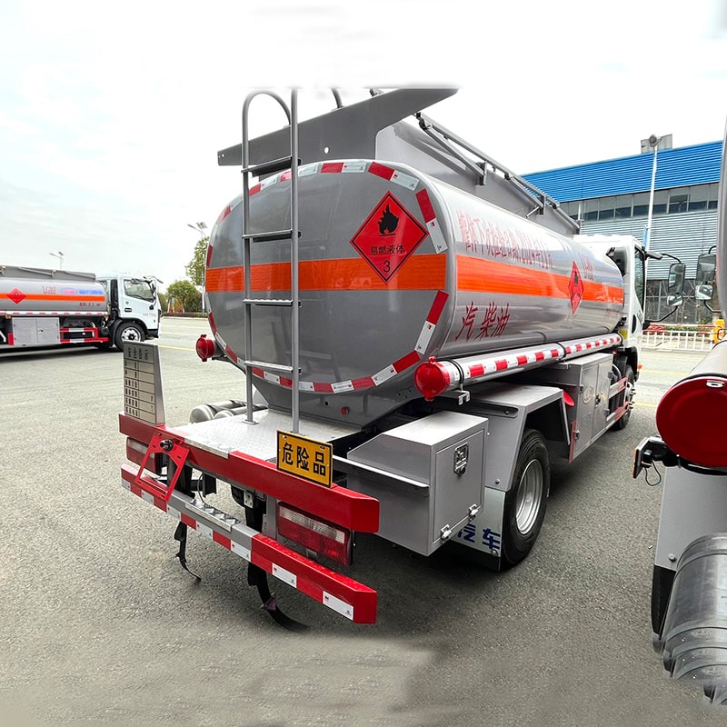 Camion de livraison à essence diesel FAW 7200L Camion de livraison à essence diesel FAW 7200L