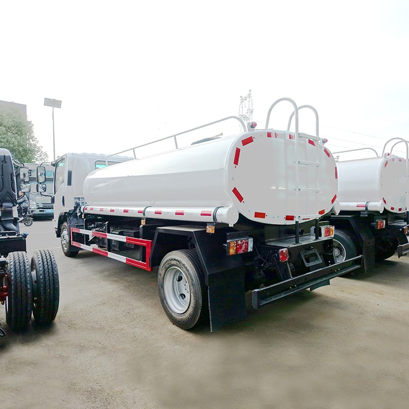 JAPAN 4*2 watering cart isuzu water tank truck JAPAN 4*2 watering cart isuzu water tank truck