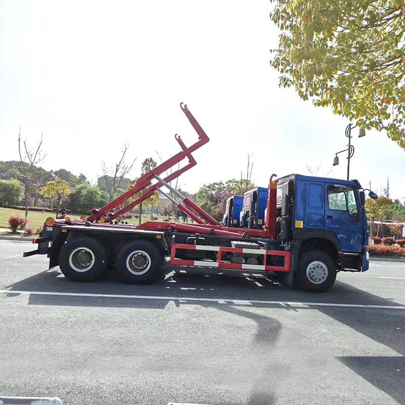 Цена на мусоровоз Howo 6x4 20 тонн с крюковым подъемом Цена на мусоровоз Howo 6x4 20 тонн с крюковым подъемом