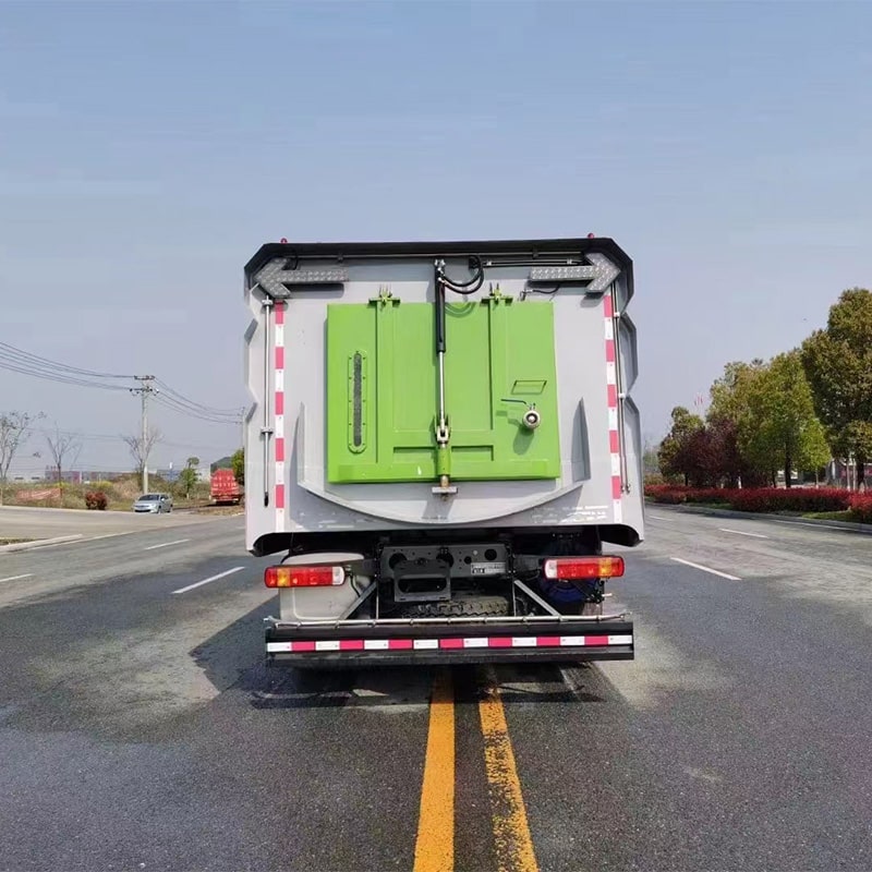 SINOTRUK 4*2 road sweeper truck vacuum suction function SINOTRUK 4*2 road sweeper truck vacuum suction function