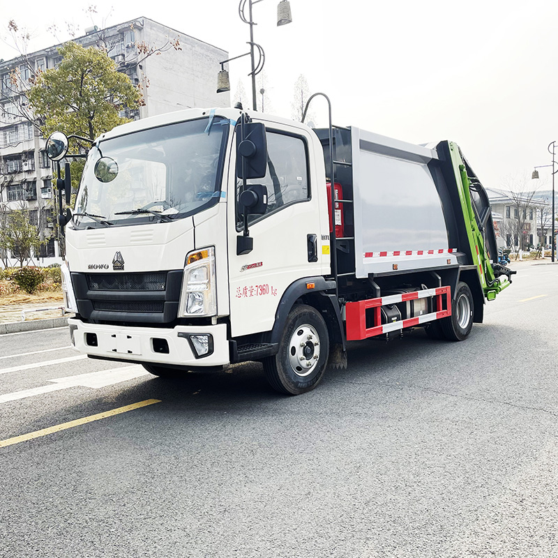 Camion à ordures compressé pour assainissement SINOTRUK HOWO 4*2 Camion à ordures compressé pour assainissement SINOTRUK HOWO 4*2