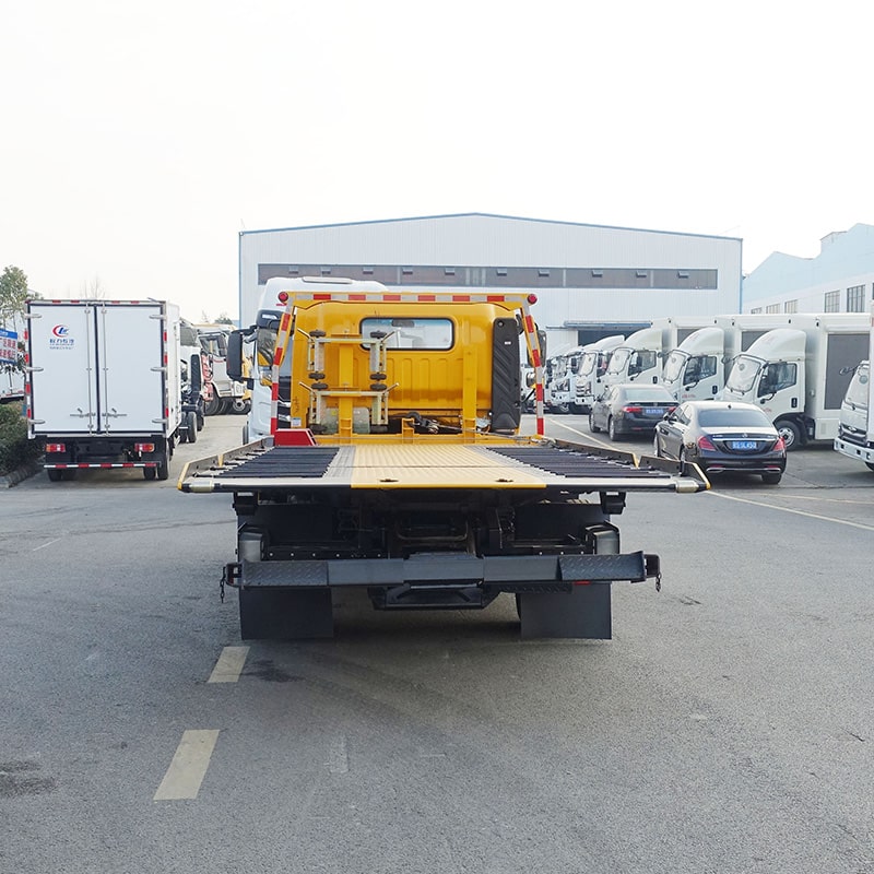 SINOTRUK 8 ton euro 2 3 4 5 flatbed wrecker with crane SINOTRUK 8 ton euro 2 3 4 5 flatbed wrecker with crane